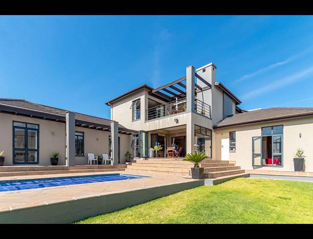 4 BEDROOM FREESTANDING TO LET IN BIG BAY
